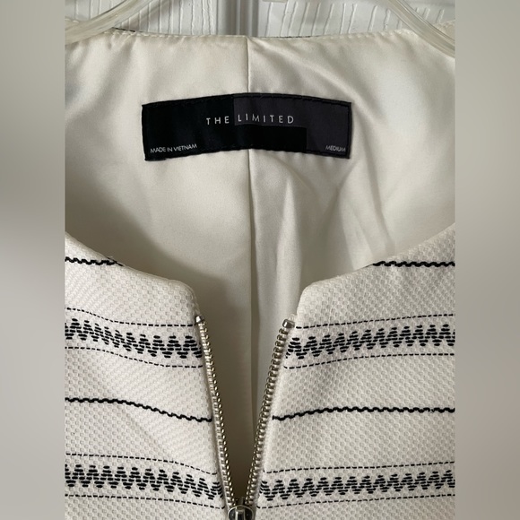 The limited zipper front blazer. Sz M. EUC - Picture 2 of 5